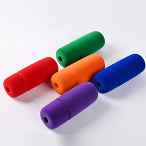 El color <span class=keywords><strong>de</strong></span> <span class=keywords><strong>la</strong></span> espuma será ROJO y el LOGOTIPO <span class=keywords><strong>de</strong></span> las cuatro esquinas debe ser visible Logotipo <span class=keywords><strong>de</strong></span> corte sólido 3D Tamaño <span class=keywords><strong>de</strong></span> espuma 105Mm Espuma <span class=keywords><strong>de</strong></span> alta densidad 80PPI - Product Image 1