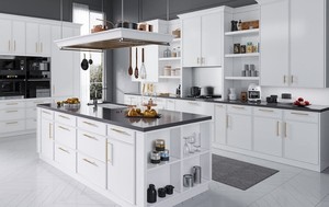 Cocina de gama alta 2025: puerta con marco cromado, acabado cepillado, armarios completos de madera maciza de nogal - Product Image 3