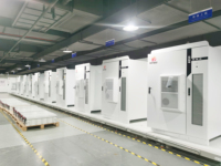 Solution BESS tout-en-un 143.36kwh-215kwh Système de stockage d'énergie en armoire Refroidissement par air Stockage d'énergie industriel et commercial
