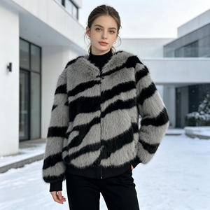 Elegante <span class=keywords><strong>Cappotto</strong></span> in Finta Pelliccia Stampa Zebrata, <span class=keywords><strong>Cappotto</strong></span> Caldo di Media Lunghezza per Donna, Tessuto e Colori Personalizzabili - Product Image 1