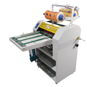Nouvelle machine de laminage de film plastique BOPP PET de 370 mm avec fonction de découpe et de rembobinage, machine de fabrication de film PET BOPP - Product Image 1