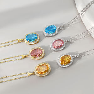 Collar con Colgante de Circonita Cúbica Grande y Hermosa de FOXI JEWELRY, Chapado en Oro Amarillo - Product Image 3