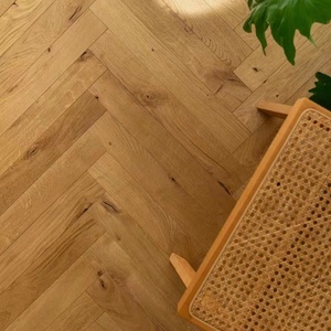 Ventes <span class=keywords><strong>d</strong></span>'usine Parquet en chêne blanc Plancher en bois <span class=keywords><strong>d</strong></span>'ingénierie <span class=keywords><strong>à</strong></span> chevrons Plancher en bois dur composite antidérapant Chevron noueux - Product Image 5