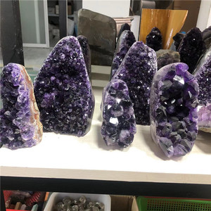Toptan doğal oyma kristal geodes uruguay ametist küme ayakta taşlar ev dekor için - Product Image 6
