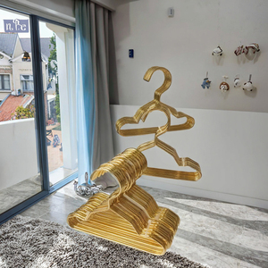 Les cintres en <span class=keywords><strong>bois</strong></span> pour enfants sont sûrs, inodores, adaptés aux garçons et aux filles, et peuvent être personnalisés - Product Image 1