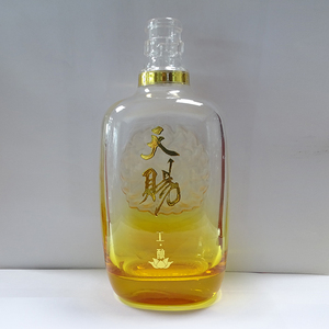 Cristal gravé personnalisé 500ML 50cl bouchon en liège fort alcoolisé 70cl 700ML spiritueux rhum <span class=keywords><strong>whisky</strong></span> baril unique bouteille en verre <span class=keywords><strong>whisky</strong></span> - Product Image 4