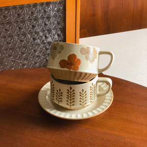 Tasse à café vintage créative en poterie rustique avec soucoupe, motif floral japonais en relief, peinte à la main - Product Image 6