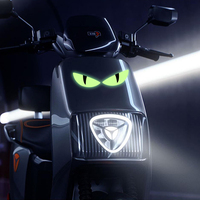 Autocollant de moto pour phares, décalcomanie lumineuse de nuit en forme d'yeux maléfiques, accessoires pour carrosserie et casque pour HONDA SUZUKI Vespa
