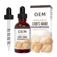 Mélange de gouttes de champignon de lion avec l'extrait liquide de goutte de champignon de crinière de lions