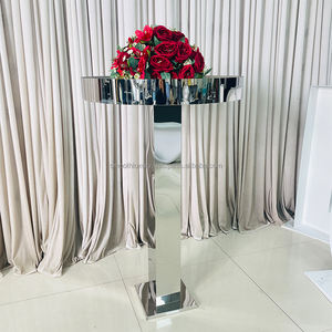 Decoración de Mesa para Bodas, Cortina de Cuentas de Cristal, Soportes para Flores, Centro de Mesa Redondo de Metal Dorado con Espejo - Product Image 4