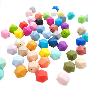 <span class=keywords><strong>Comprar</strong></span> productos para bebés a granel 17mm icosaedro cuentas de silicona sueltas grado alimenticio Bpa libre bebé mordedor polígono cuentas - Product Image 1