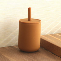 Tasse d'apprentissage à boire directe en silicone de 210ml pour enfants tasse à paille pour bébé avec couvercle résistant aux chutes de qualité alimentaire pour l'eau bouillante