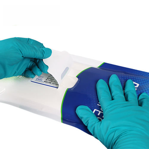 Toallitas Prehumedecidas para Cuartos Limpios de 9x9 Pulgadas Personalizadas, 90% <span class=keywords><strong>IPA</strong></span> y 10% DIW, 100% Poliéster Sin Pelusa, Esterilizadas por Gamma, Bordes Sellados con Láser, ISO 3 - Product Image 2