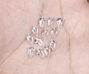 ต่างหูเพชรทรงเหลี่ยมขนาด 7.0x4.0 มม. เพชรเลี้ยงในห้องปฏิบัติการ รับรองโดย IGI ดีไซน์โบราณ ทรงเหลี่ยมแบบพิเศษ คู่หนึ่ง - Product Image 3