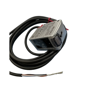 KEYENCE LR-W500 White Light Spot Photoelectric Sensor Cable Type Specialized for Industrial Object Detection in Stock - Product Image 4