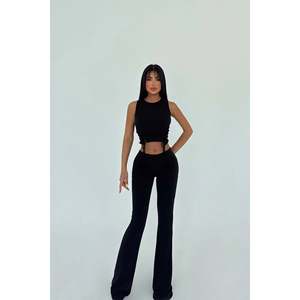 Ensemble de pantalon noir pour femme - Product Image 3