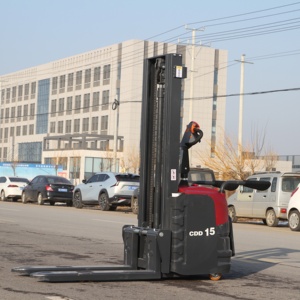 Apilador Eléctrico Todoterreno de 3.5 Metros, Autocargable y Portátil, para Industrias Agrícolas - Product Image 2