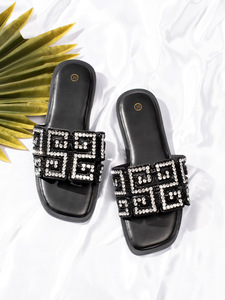 Nouvelles sandales plates à boucle carrée en strass pour femmes, vente en gros, usine OEM, pantoufles personnalisées à bout carré et paillettes pour dames - Product Image 4