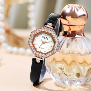Reloj de Cuarzo Octagonal de Lujo Ligero para Mujer, Especial de Navidad, Diseño de Nicho de Alta Estética - Product Image 3