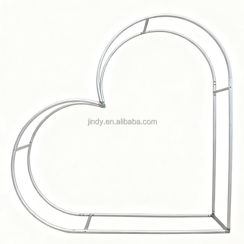 Arche en forme de cœur en métal