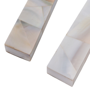 Set di due utensili da portata in acciaio inossidabile con manico in madreperla per decorare la cucina - Product Image 6