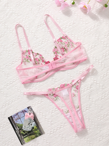 Set Lingerie Bunga Mawar Romantis Bra Push Up T-Back Wanita Seksi Dua Potong Pakaian Dalam Jaring Lembut Tali Dapat Disesuaikan - Product Image 3