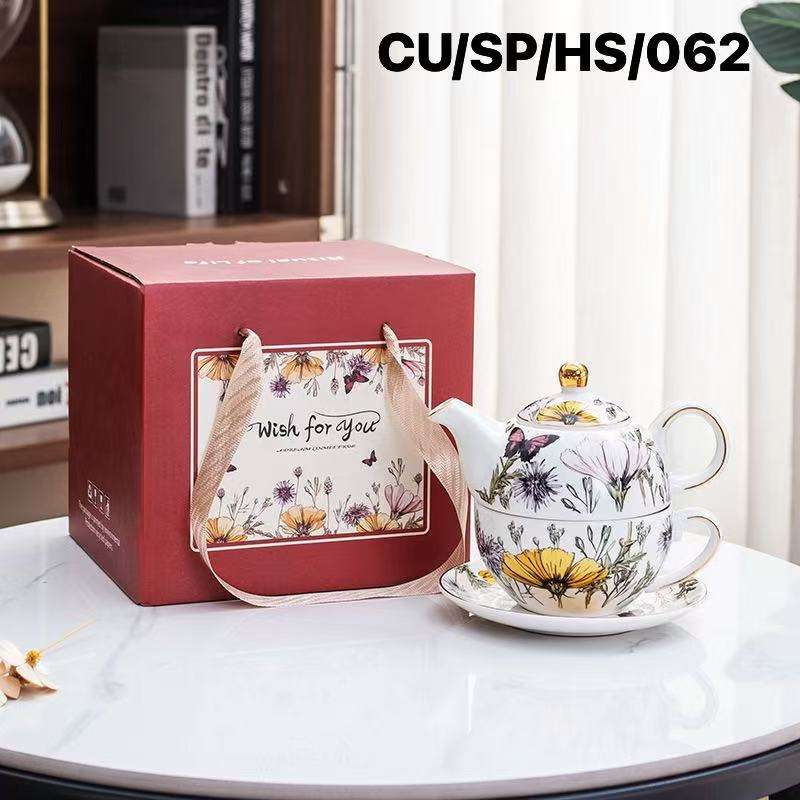 ชาสีเหลืองและสีขาวสำหรับหนึ่ง