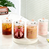 Gelas Kopi Dingin Kaca Borosilikat Tinggi Bebas BPA Aman untuk Mesin Cuci Piring Tutup Berpita Sedotan Tumbler Estetik Lucu untuk Bubble Tea Dingin