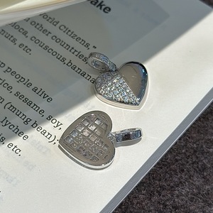 Pendentif en argent pur S925 en forme de cœur antique avec zircon, simple, tendance, rétro, au tempérament français, design unique et original - Product Image 4