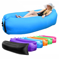 Canapé gonflable portable de style momie avec sac de couchage imperméable et anti-fuite pour les aventures en plein air