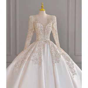 Nuovo Abito da <span class=keywords><strong>Sposa</strong></span> Estivo a Maniche Lunghe con Ricche Applicazioni di Perline, Scollo a V in Raso, Texture Avanzata, Stile Francese - Product Image 2