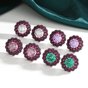 Boucles d'oreilles vintage en cuivre écologique plaqué or noir, zircon violet taille rose 10*10mm, motif fleur, pour femme - Product Image 3