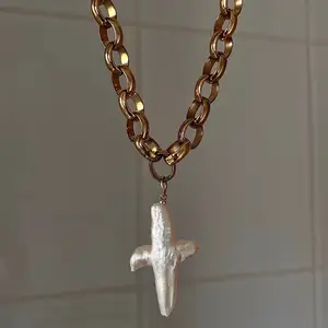 2024 новый стиль большой крест заявление конкурентоспособная цена барокко жемчужное ожерелье для женщин