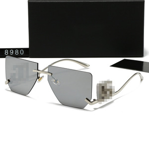 แว่นกันแดดทรงใหญ่ไร้กรอบโลหะแฟชั่นรุ่นใหม่ เลนส์ป้องกันรังสียูวี 400 ไม่มีกล่อง - Product Image 3