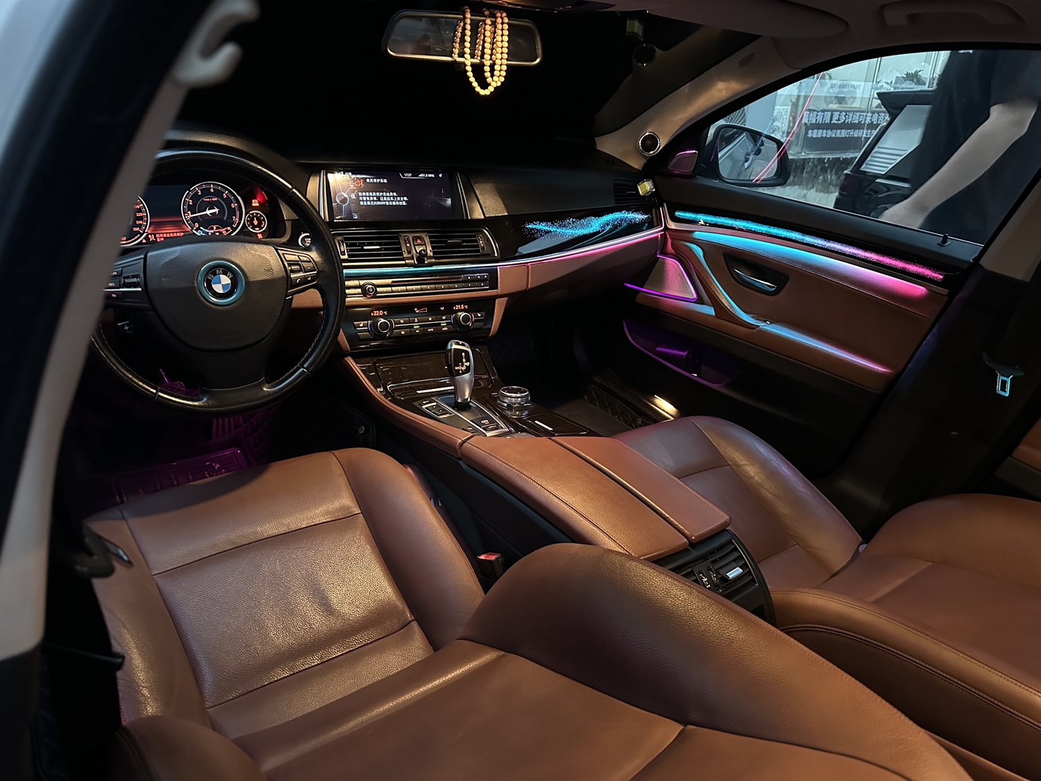 BMW F10 F11 5 Series Interior Upgrades: Ambient Lighting, Headliner Speaker Covers | iCarsin Accesso