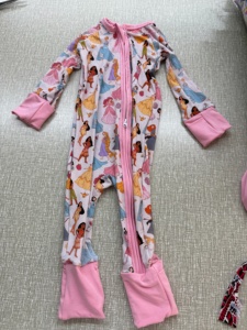 Setelan Pakaian Anak Laki-Laki Zippy Boys yang Stylish dan Nyaman, Berkualitas Tinggi, Dua Potong, dengan Logo Huruf, Sweatshirt Panjang - Product Image 3
