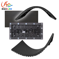 Écran LED flexible vertical d'intérieur, écran à pixels pleine couleur flexible P2.5 pour affichage LED à angle de vision de 360 degrés cylindrique