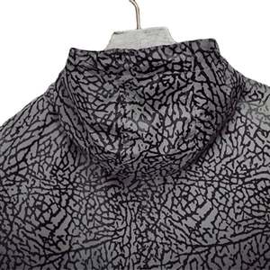 Veste réfléchissante à capuche à manches longues en polyester 100% pour homme, streetwear, softshell, logo personnalisé - Product Image 2