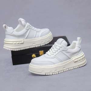 <span class=keywords><strong>Scarpe</strong></span> Sportive di Alta Moda - Calzature Versatili per Camminare <span class=keywords><strong>Adatte</strong></span> sia per Uomini che per Donne, con un Nuovo Design. - Product Image 2