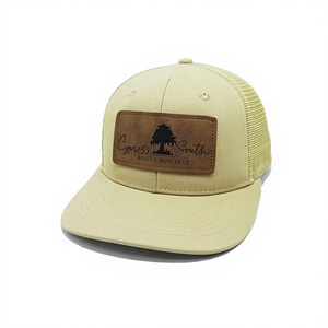 Casquette de camionneur pour adulte à 6 panneaux avec patch en cuir personnalisé et dos en maille confortable, idéale pour les activités de plein air et le style décontracté, fabriquée dans une usine au Vietnam - Product Image 2