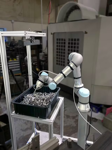 Robot Colaborativo Universal UR12E con Carga Útil de 12.5 kg, Nuevo Brazo Robótico para Recolección, Soldadura y Manipulación de Materiales, Brazo Robótico de 6 Ejes - Product Image 3