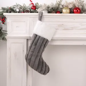 Calcetín Navideño de Lujo, Único, Multicolor, de Felpa, con Rayas Sólidas y Bordado, Súper Suave, para Decoración del Hogar o Regalo - Product Image 3