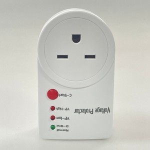 Protector de Voltaje con Enchufe Americano de 220V 16A y Función de Seguridad - Product Image 1
