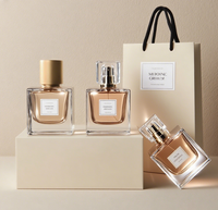 Flacons de parfum carrés de luxe en verre coloré avec couvercle, capacités 30ml et 50ml, tête de pulvérisation transparente avec boîte et sac d'emballage