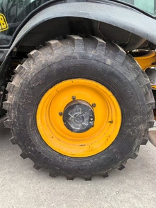 Chargeuse-pelleteuse puissante JCB 3CX 2025 avec flèche télescopique et godet multifonctionnel, personnalisable - Product Image 5