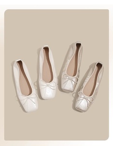Ballerines de style français couleur champagne pour femmes avec nœud à découpe basse, ballerines de style français avec nœud couleur argent - Product Image 3