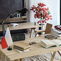 Offre Spéciale République tchèque drapeau de table polyester matériel avec base en plastique ABS et mât pour décoration de bureau bureau