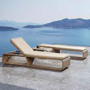 Chaise longue en rotin durable pour l'intérieur et l'extérieur, avec parasol en métal imperméable, garantie 10 ans, hôtel, villa, parc, cour - Product Image 1
