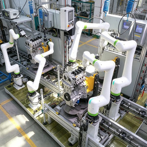 Robot industriel FANUC 6 axes pour application de revêtement sous châssis automobile, pulvérisation haute performance, charge utile 165 kg, IP65 - Product Image 4
