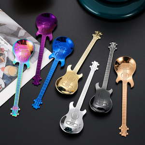 Cuillère à café créative en forme de guitare avec petit miroir en acier inoxydable 304 pour fête, café, gâteau, dessert, barres musicales - Product Image 2